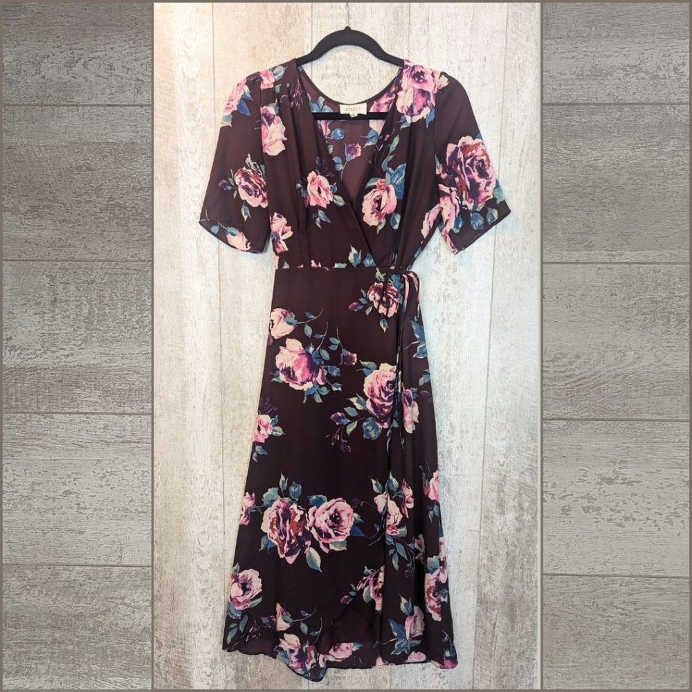 Everly Wrap Midi Dress Women's Medium Purple Floral Short Sleeve Lined V Neck